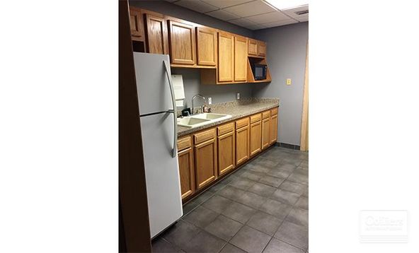 Office Building for Sale - Wells Rd.: 575 Wells Rd, Orange Park, FL 32073